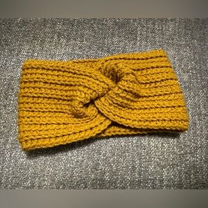 Ear warmer headband New
Hand crocheted.
